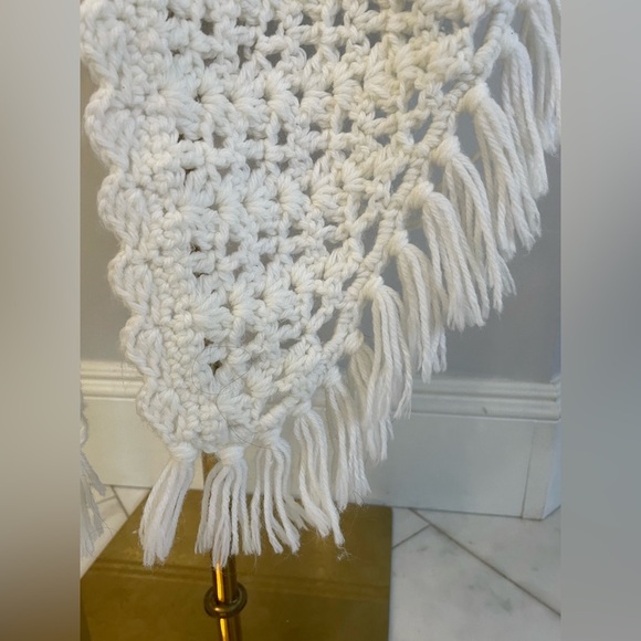 Handmade white crochet knit fringe shawl cape one size fits most warm cozy fall - Picture 3 of 4